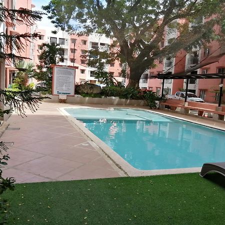 Condo Azur Suites B207 Near Airport, Netflix, Stylish, Cozy With Swimming Pool 막탄 외부 사진
